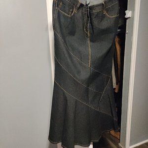 Ladies size 16 black denim skirt